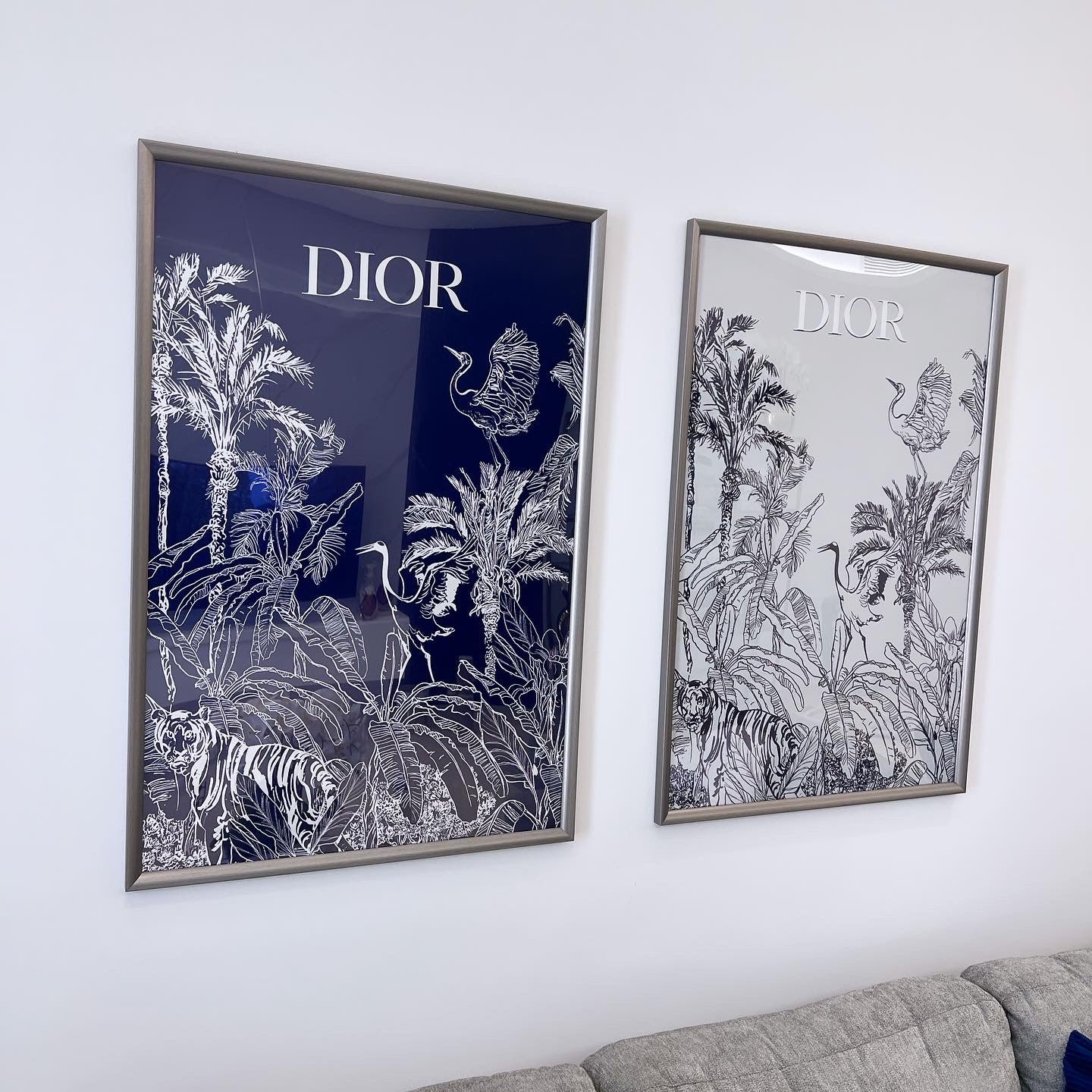 Dior Frame Grey Large لوحة ديور رمادي حجم كبير