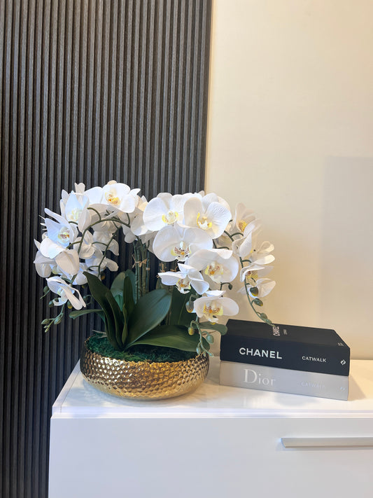 Gold Vase Orchid Arrangement فازة سيراميك لون ذهبي مع تنسيق ورد الاوركيد الاصطناعي