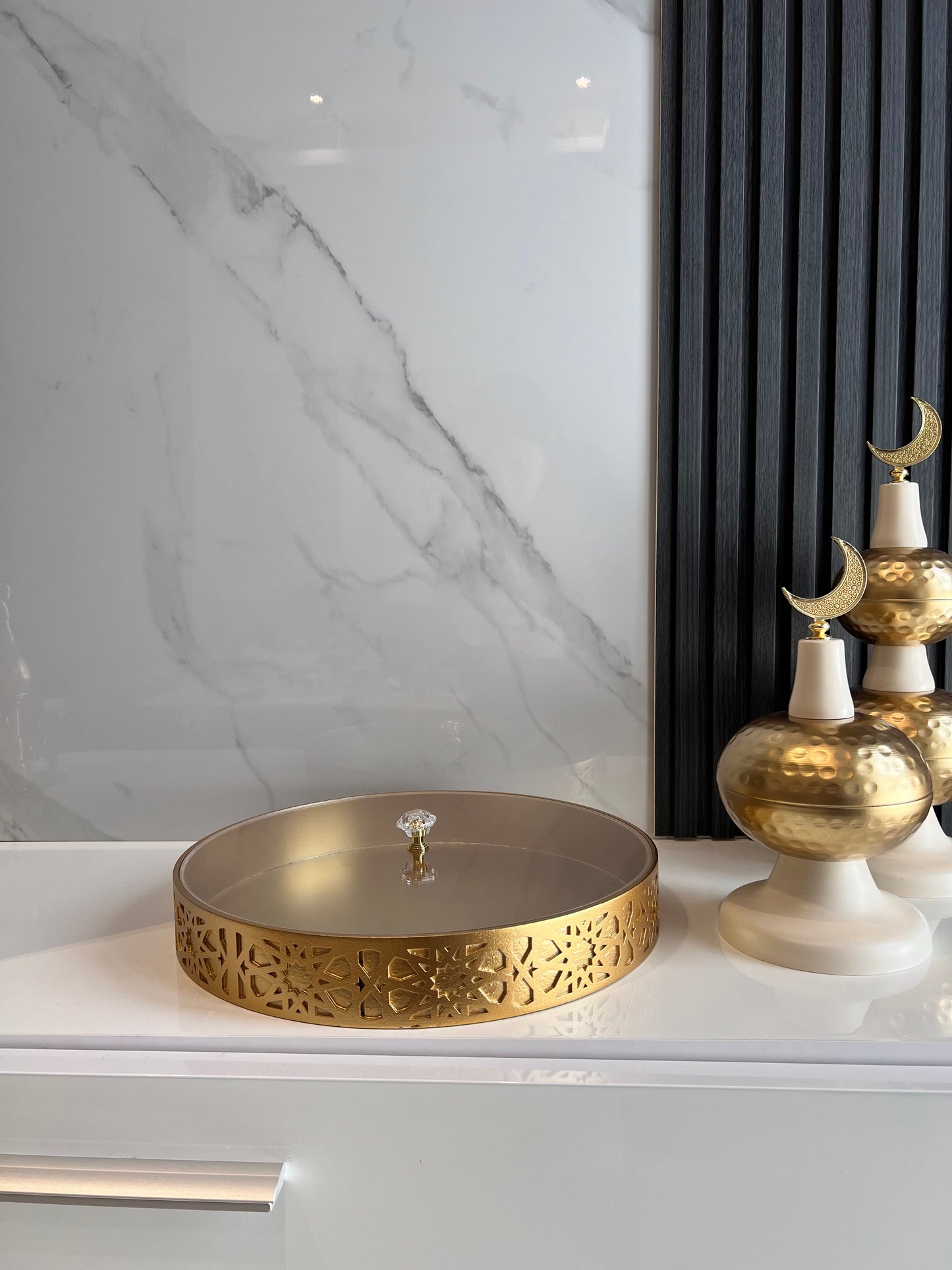 Arabesque Plate With Plexi Cover