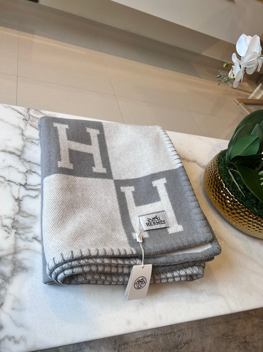 H Blanket Grey