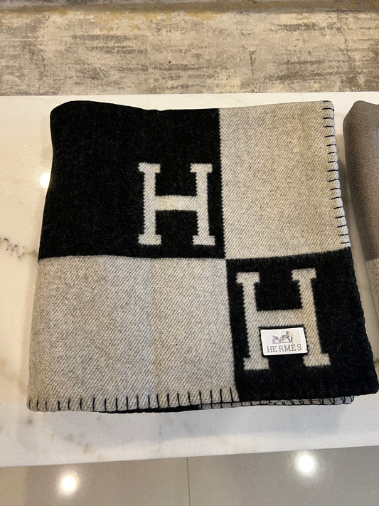 H Blanket Black
